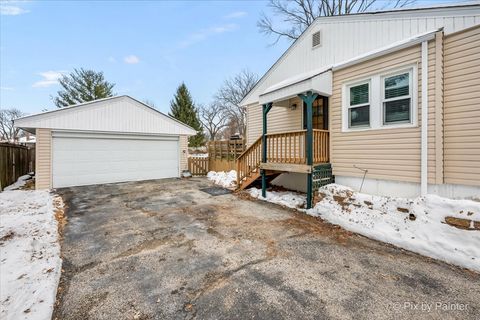 Tiny photo for 321 E Ardmore Avenue, Roselle, IL 60172 (MLS # 12532400)