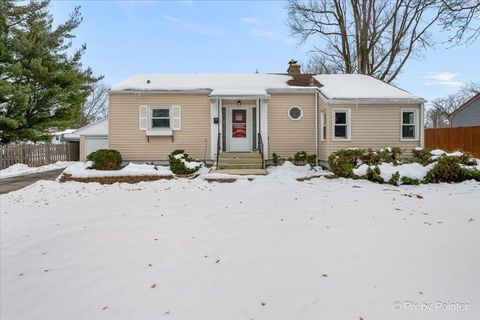 Tiny photo for 321 E Ardmore Avenue, Roselle, IL 60172 (MLS # 12532400)