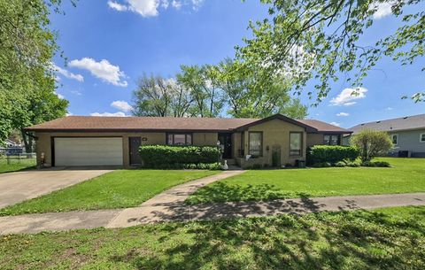 Photo of 204 N Wabash Street, Odell, IL 60460 (MLS # 12630894)
