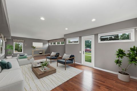 Tiny photo for 1101 N Stratford Road, Arlington Heights, IL 60004 (MLS # 12507362)