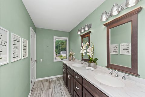 Tiny photo for 1101 N Stratford Road, Arlington Heights, IL 60004 (MLS # 12507362)