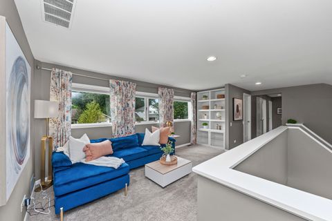 Tiny photo for 1101 N Stratford Road, Arlington Heights, IL 60004 (MLS # 12507362)