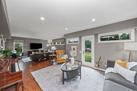 Tiny photo for 1101 N Stratford Road, Arlington Heights, IL 60004 (MLS # 12507362)