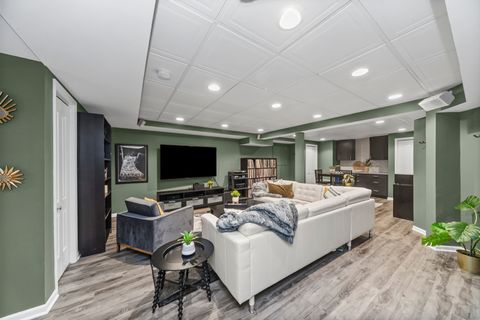 Tiny photo for 1101 N Stratford Road, Arlington Heights, IL 60004 (MLS # 12507362)