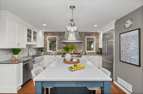 Tiny photo for 1101 N Stratford Road, Arlington Heights, IL 60004 (MLS # 12507362)