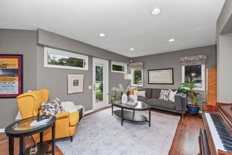 Tiny photo for 1101 N Stratford Road, Arlington Heights, IL 60004 (MLS # 12507362)