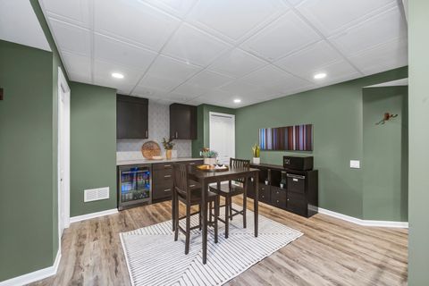 Tiny photo for 1101 N Stratford Road, Arlington Heights, IL 60004 (MLS # 12507362)