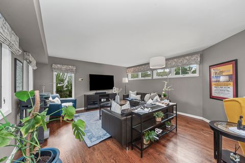 Tiny photo for 1101 N Stratford Road, Arlington Heights, IL 60004 (MLS # 12507362)