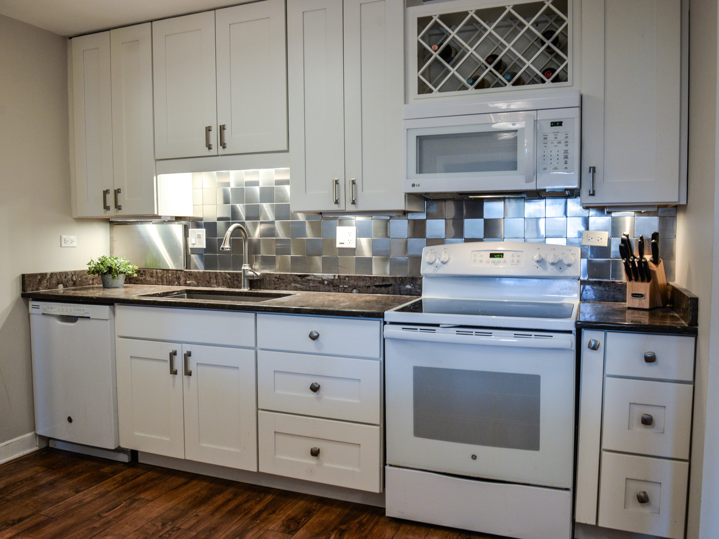 1605 E CENTRAL Road 203A