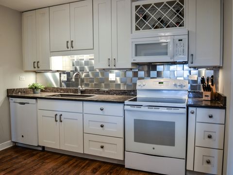 Tiny photo for 1605 E CENTRAL Road #203A, Arlington Heights, IL 60005 (MLS # 12498225)