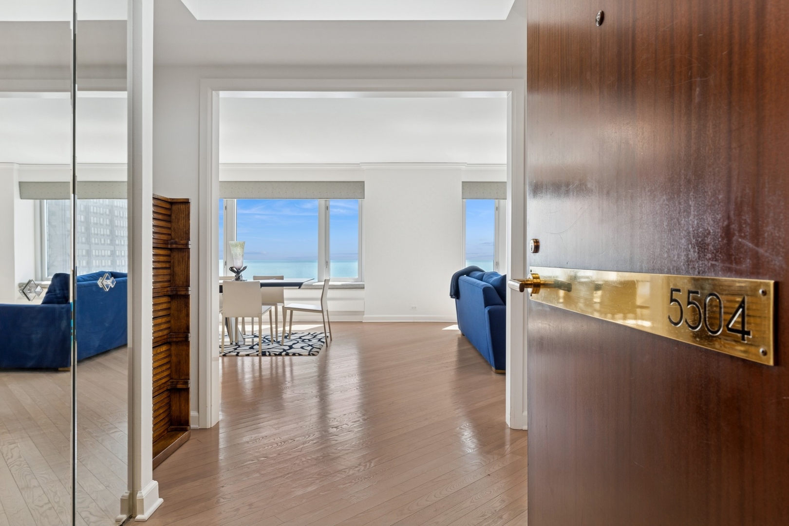 132 E Delaware Place 5504