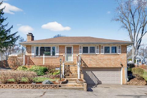 Tiny photo for 3911 Eastway Drive, Island Lake, IL 60042 (MLS # 12590035)