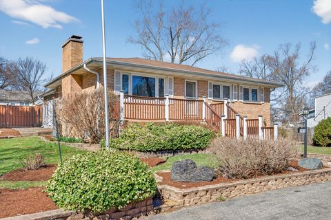 Photo of 3911 Eastway Drive, Island Lake, IL 60042 (MLS # 12590035)