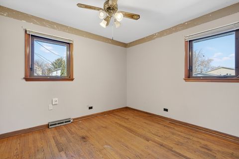 Tiny photo for 3911 Eastway Drive, Island Lake, IL 60042 (MLS # 12590035)