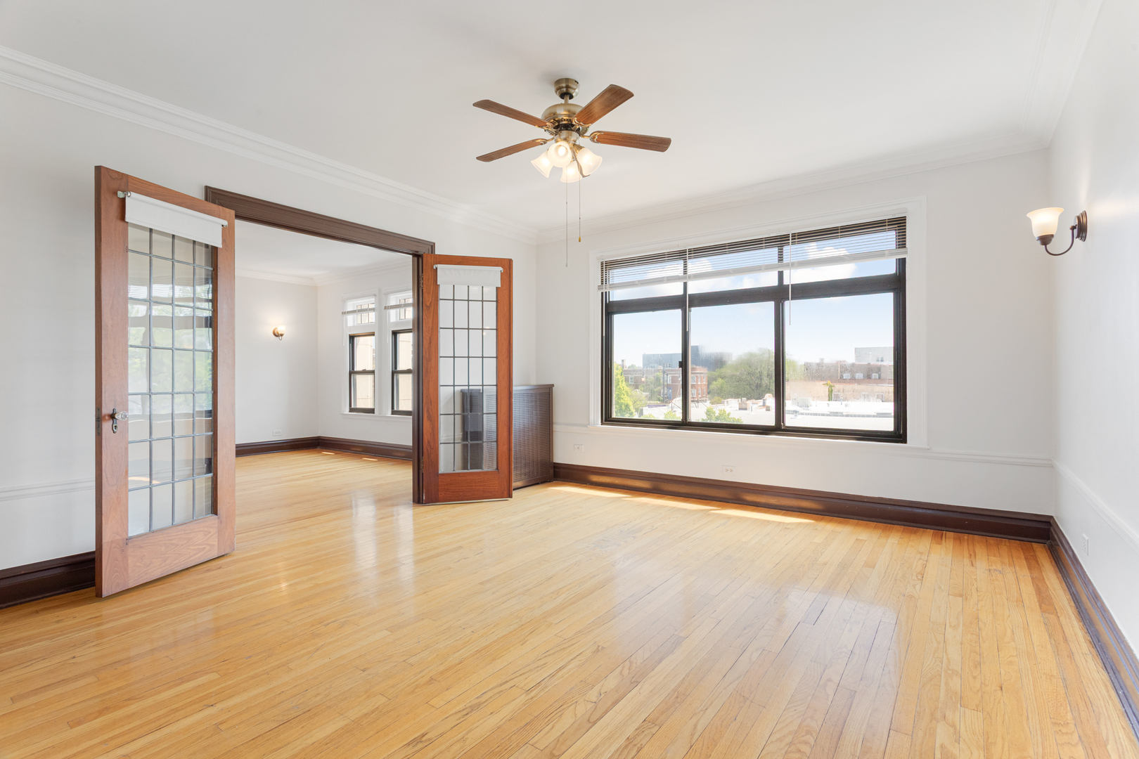 2352 N Spaulding Avenue 303