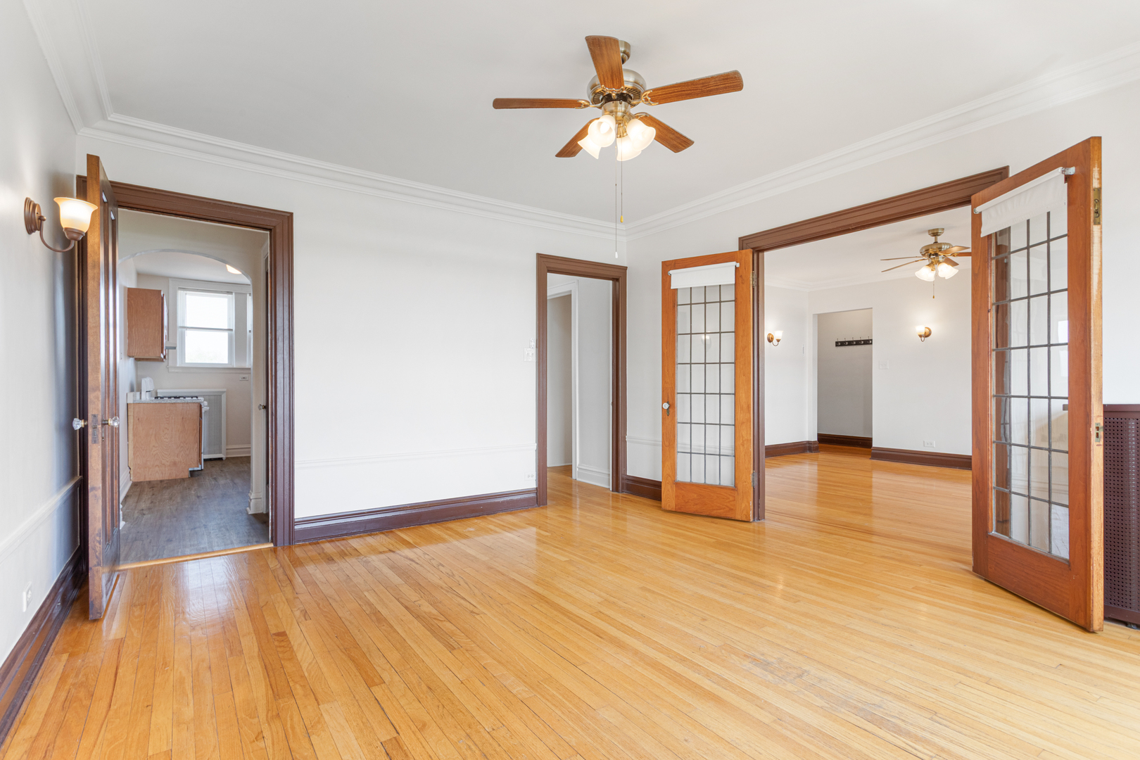 2352 N Spaulding Avenue 303