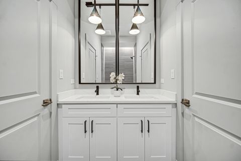 Tiny photo for 4559 S Michigan Avenue #2S, Chicago, IL 60653 (MLS # 12599832)