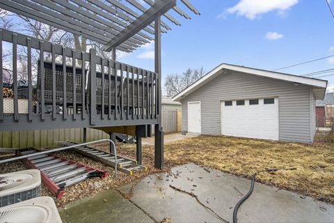 Tiny photo for 4608 Hawthorne Avenue, Lyons, IL 60534 (MLS # 12584275)