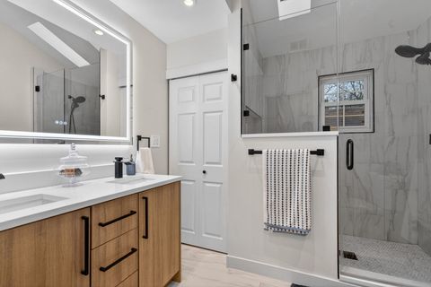 Tiny photo for 4608 Hawthorne Avenue, Lyons, IL 60534 (MLS # 12584275)