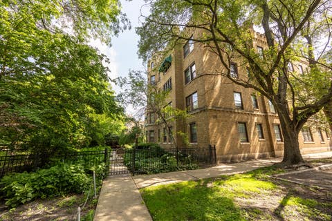 Tiny photo for 2430 W Greenleaf Avenue #1, Chicago, IL 60645 (MLS # 12721093)