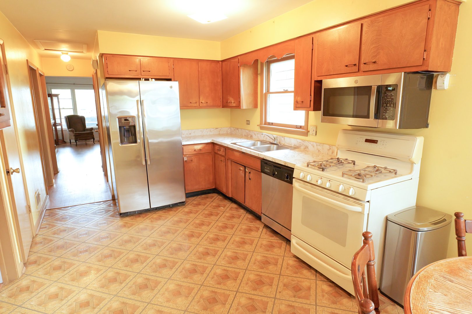 Properties 2 5262 Alexander Place