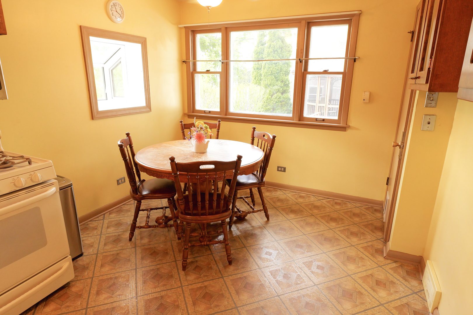 Properties 4 5262 Alexander Place