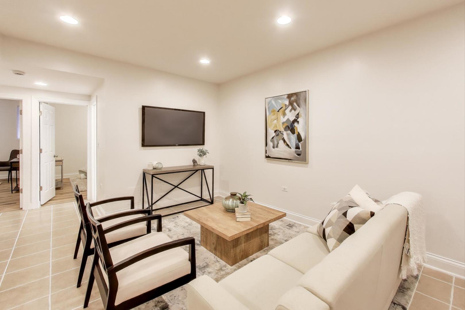 6170 N Winchester Avenue G