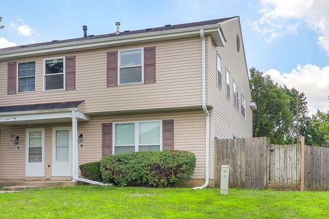 Photo of 2V Fernwood Drive, Bolingbrook, IL 60440 (MLS # 12426374)
