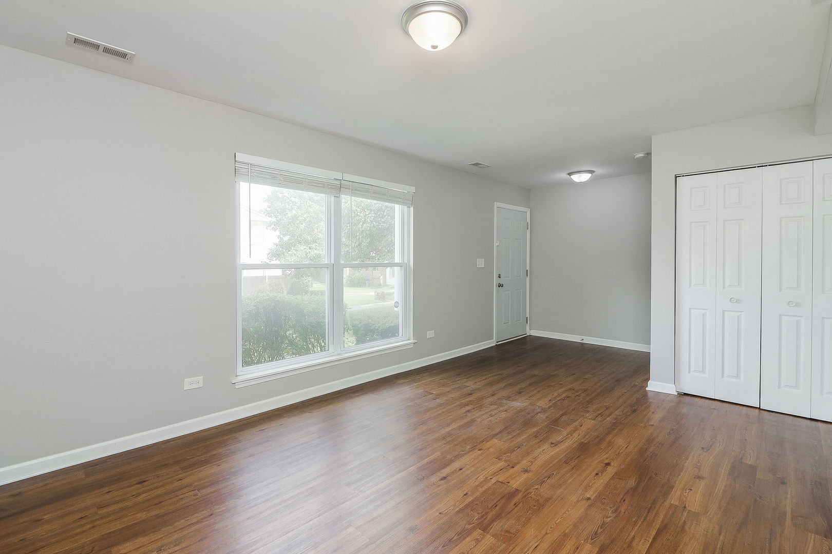 2V Fernwood Drive