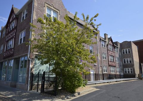 2343 W Irving Park Road 2E Chicago IL 60618