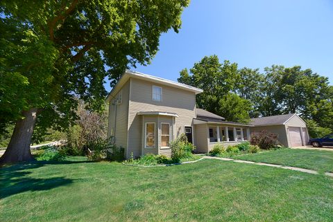 Tiny photo for 207 E Lincoln Street, Seneca, IL 61360 (MLS # 12461298)