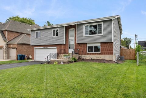 Tiny photo for 547 N Van Auken Street, Elmhurst, IL 60126 (MLS # 12454372)
