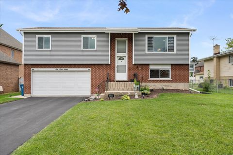 Photo of 547 N Van Auken Street, Elmhurst, IL 60126 (MLS # 12454372)