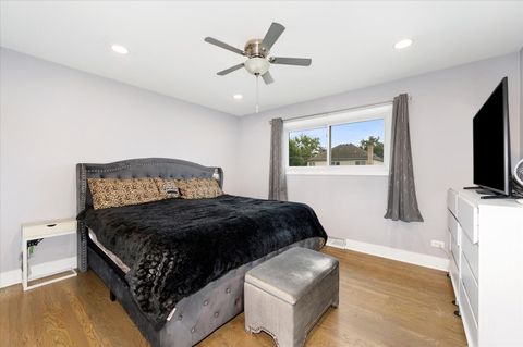 Tiny photo for 547 N Van Auken Street, Elmhurst, IL 60126 (MLS # 12454372)