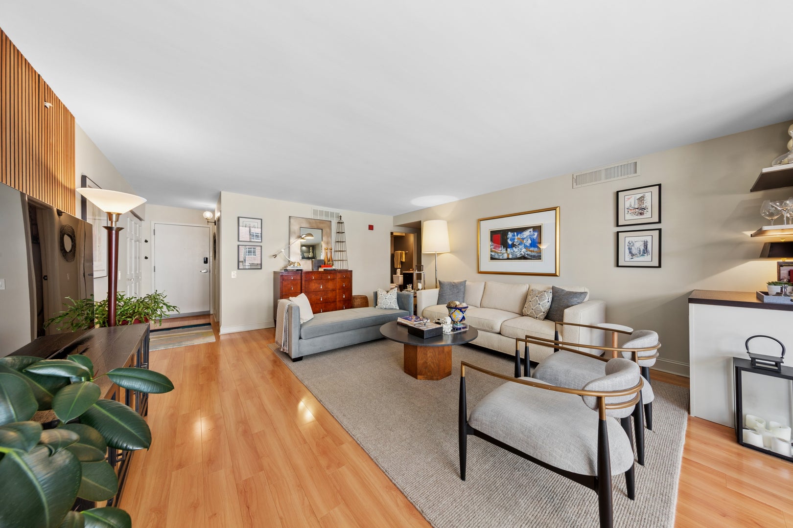 1580 Sherman Avenue 606