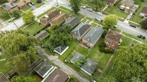 Tiny photo for 14231 S Dearborn Street, Riverdale, IL 60827 (MLS # 12526255)