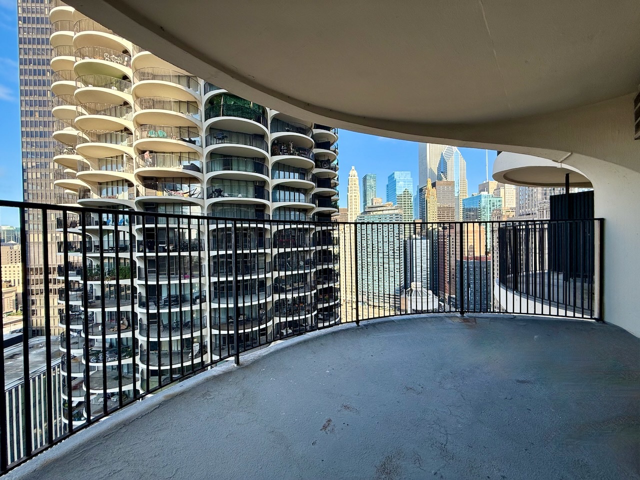 300 N STATE Street 2907