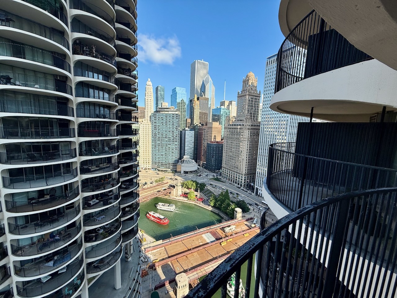 300 N STATE Street 2907