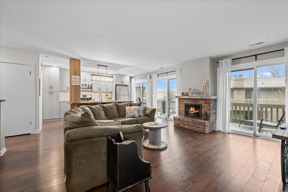 29W431 Emerald Green Drive 24E