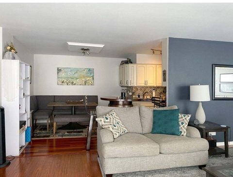 Tiny photo for 40 N Tower Road #7L, Oak Brook, IL 60523 (MLS # 12591537)