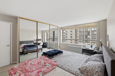 Tiny photo for 5701 N Sheridan Road #7E, Chicago, IL 60660 (MLS # 12607987)