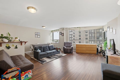 Tiny photo for 5701 N Sheridan Road #7E, Chicago, IL 60660 (MLS # 12607987)