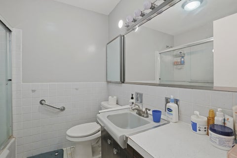 Tiny photo for 5701 N Sheridan Road #7E, Chicago, IL 60660 (MLS # 12607987)