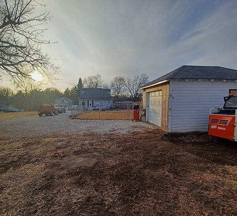 Tiny photo for 122 S. Beach Street, Kewanee, IL 61443 (MLS # 12577137)