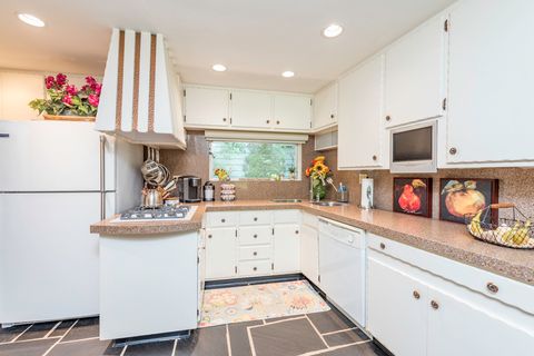 Tiny photo for 1810 5th Street, Winthrop Harbor, IL 60096 (MLS # 12463394)