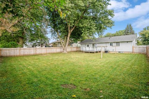 Tiny photo for 865 14TH Avenue NW, Clinton, IA 52732 (MLS # QC4267627)