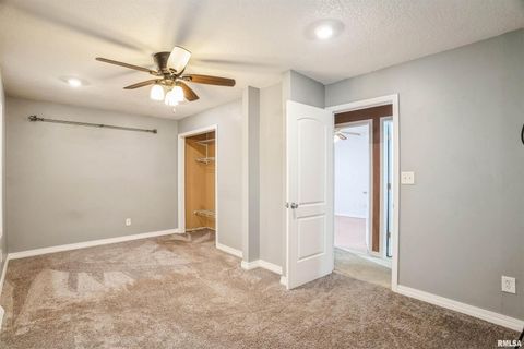 Tiny photo for 865 14TH Avenue NW, Clinton, IA 52732 (MLS # QC4267627)