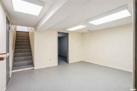 Tiny photo for 865 14TH Avenue NW, Clinton, IA 52732 (MLS # QC4267627)