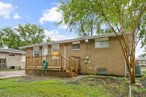 Tiny photo for 326 E Alden Drive, Addison, IL 60101 (MLS # 12717023)