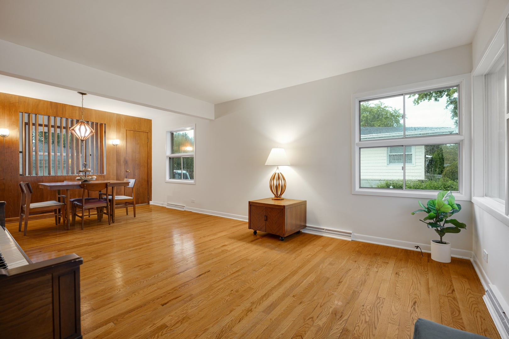 326 E Alden Drive